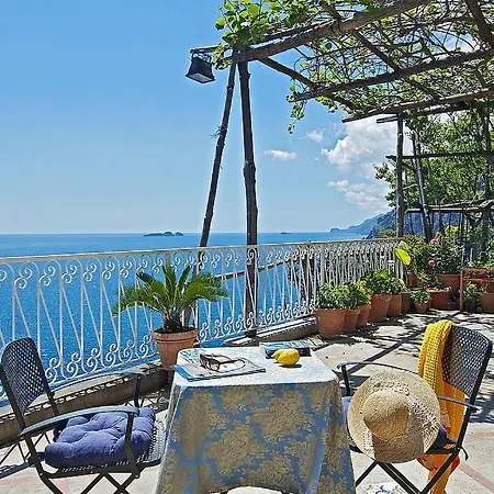 Vila Sleeps 2 Air Con Wifi Positano