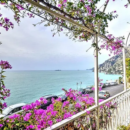 Sleeps 2 Air Con Wifi Positano